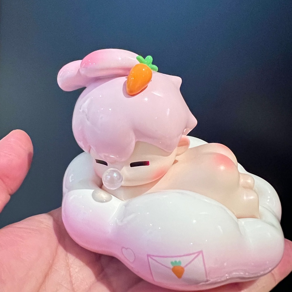 SOLD 🎁<Authentic> “ Messenger Rabbit” Figure From Pedudu Series Figures - Picture 2 of 4